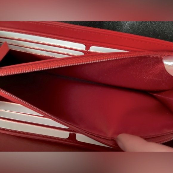 ❗️SOLD ‼️Chanel Authentic Camila Flower Design Lambskin Wallet Silver CC Logo EC - Picture 8 of 13